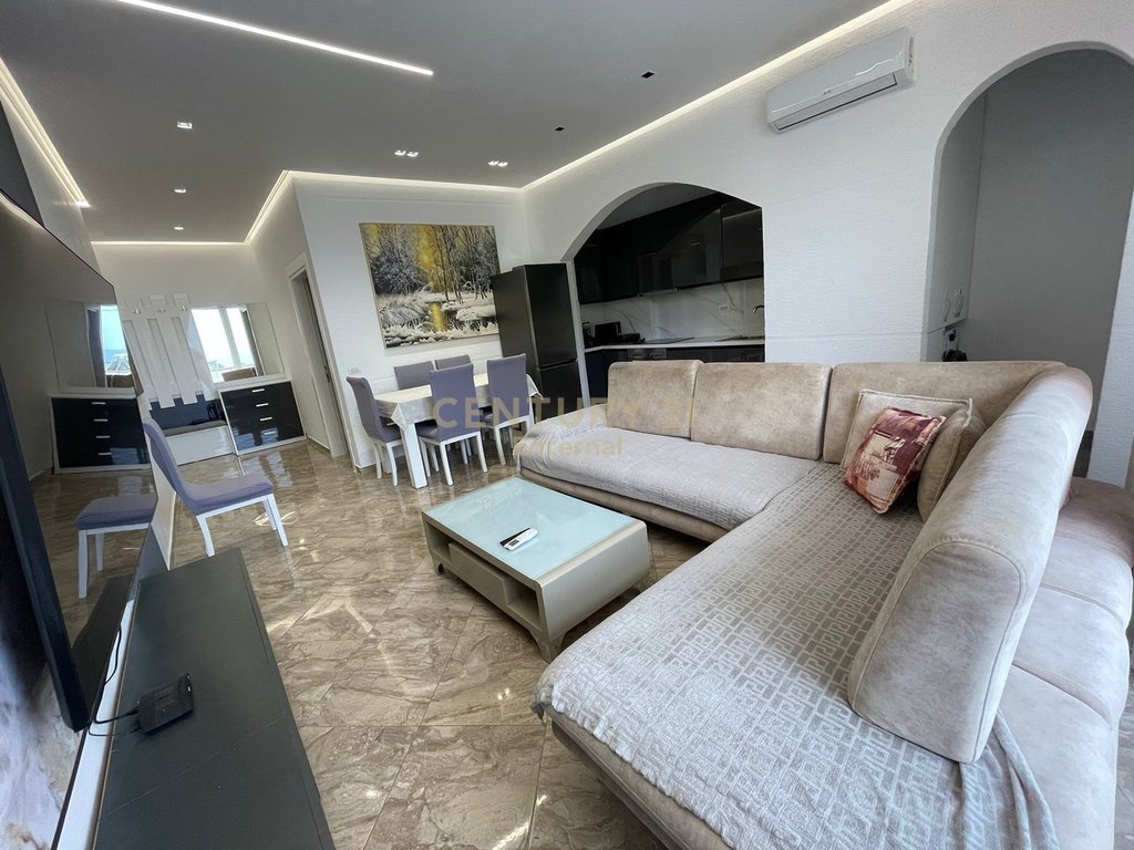 Shitet Apartament 1+1 ne Sarande