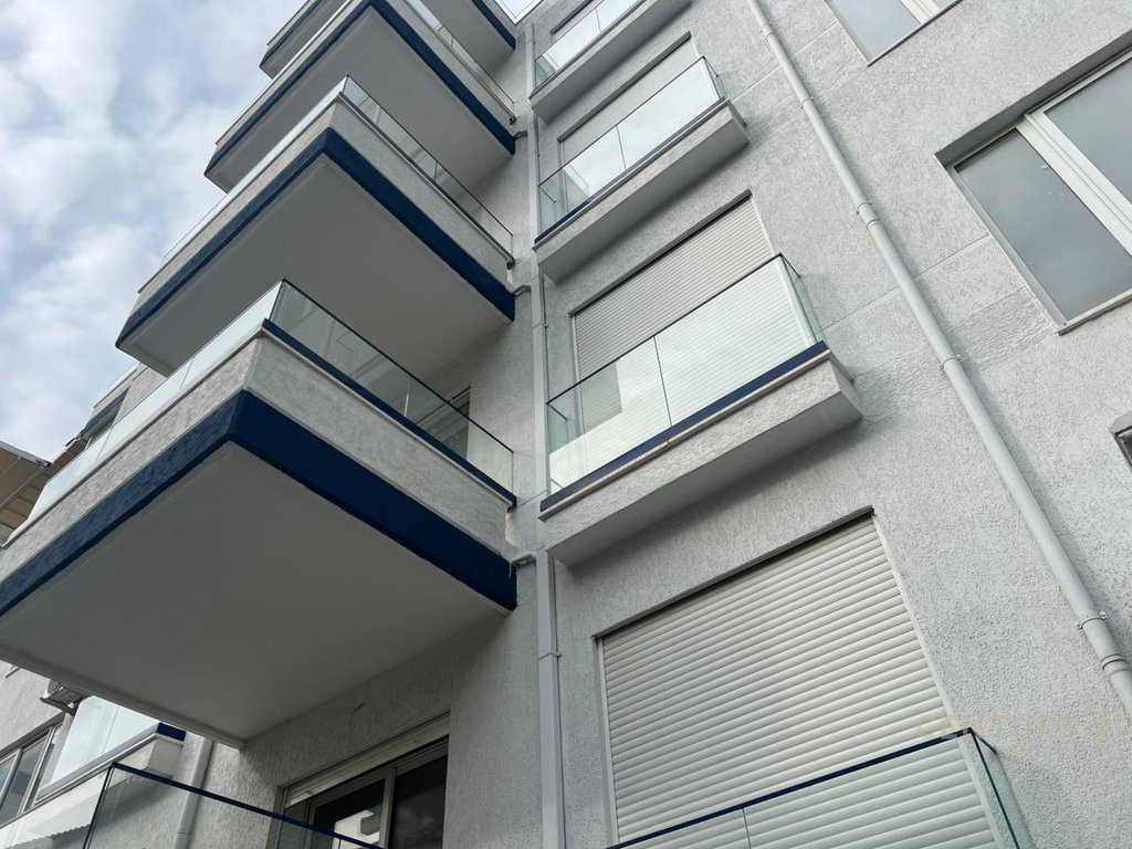 Apartament 2+1+2  me verande per shitje tek Uji i Ftohte