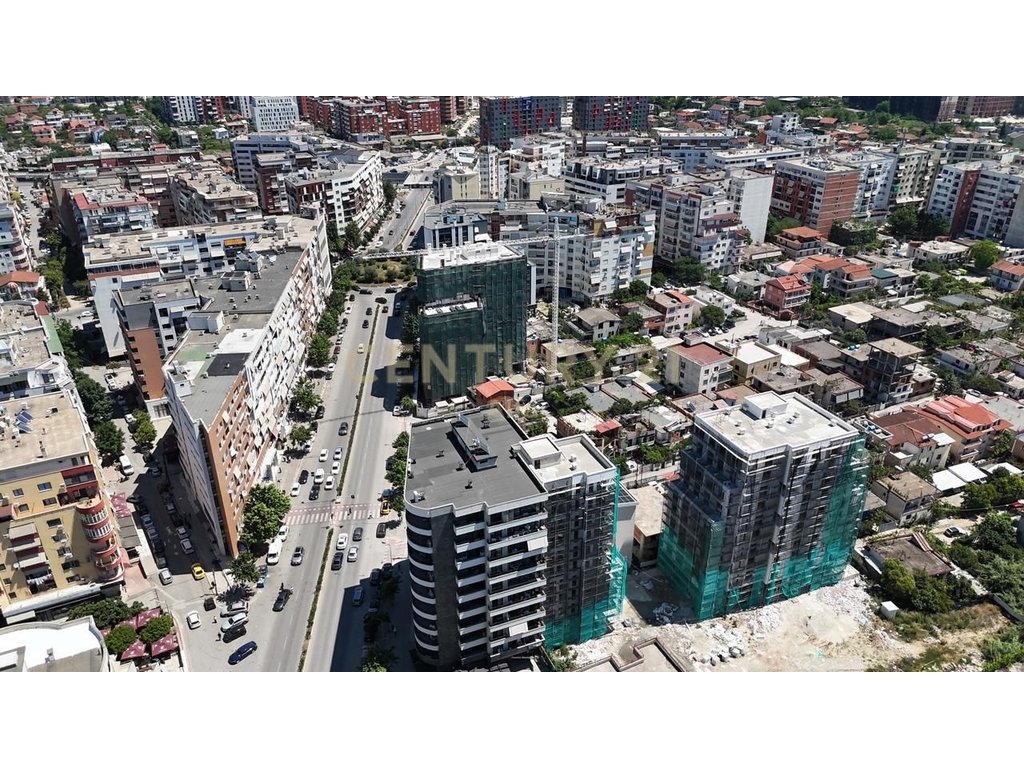 SHITET APARTAMENT 2+1+2 ME VERANDË – ASTIR!