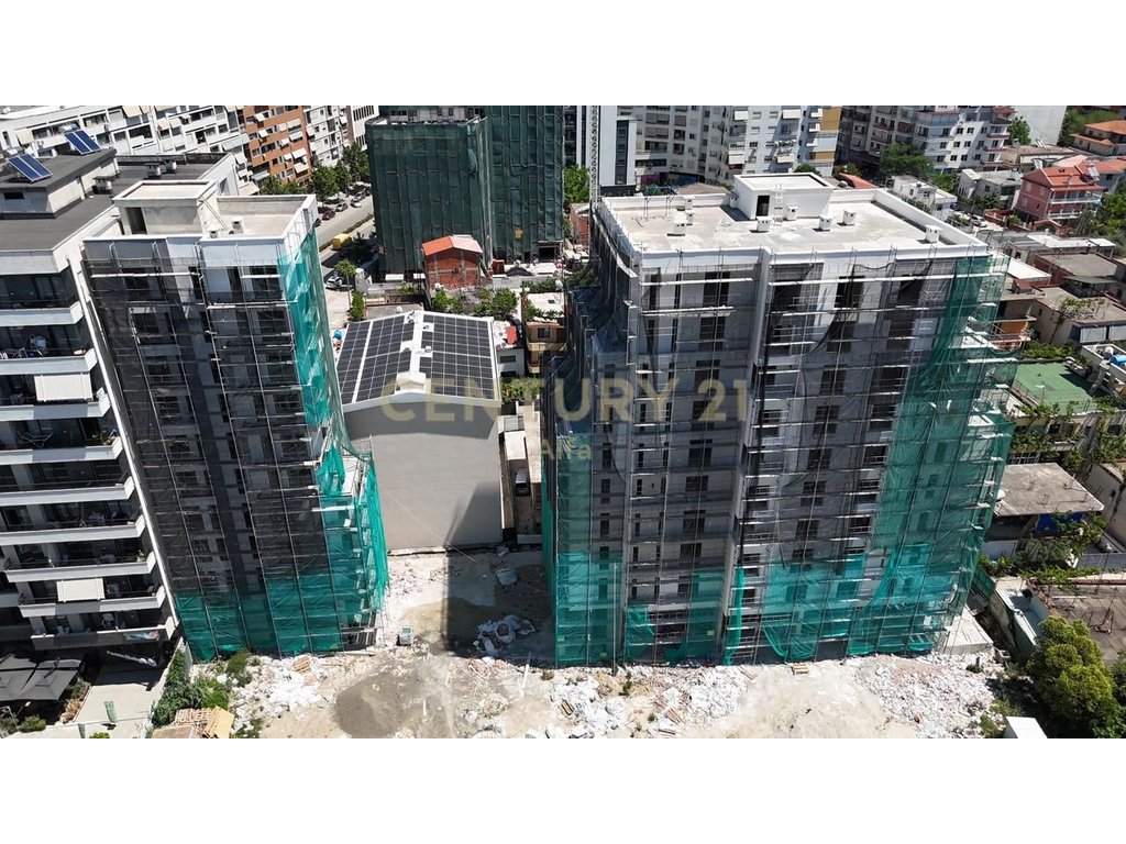 SHITET APARTAMENT 2+1+2 ME VERANDË – ASTIR!