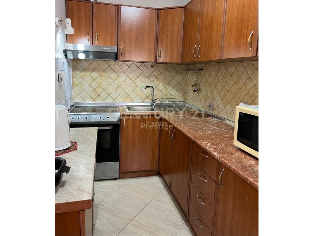 APARTAMENT 2+1 ME QIRA, PRANE AMBASADES AMERIKANE, TIRANE!