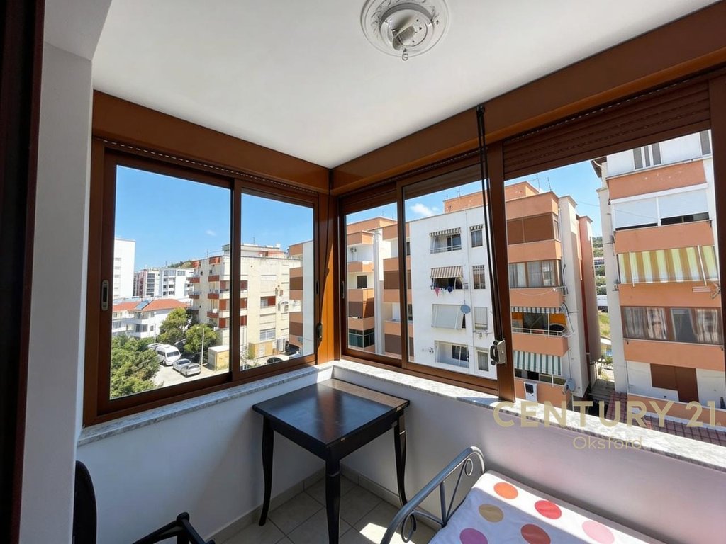 Apartament i Ndriçuar dhe Komod në Shitje në Golem – Vetëm 5 Minuta nga Plazhi!