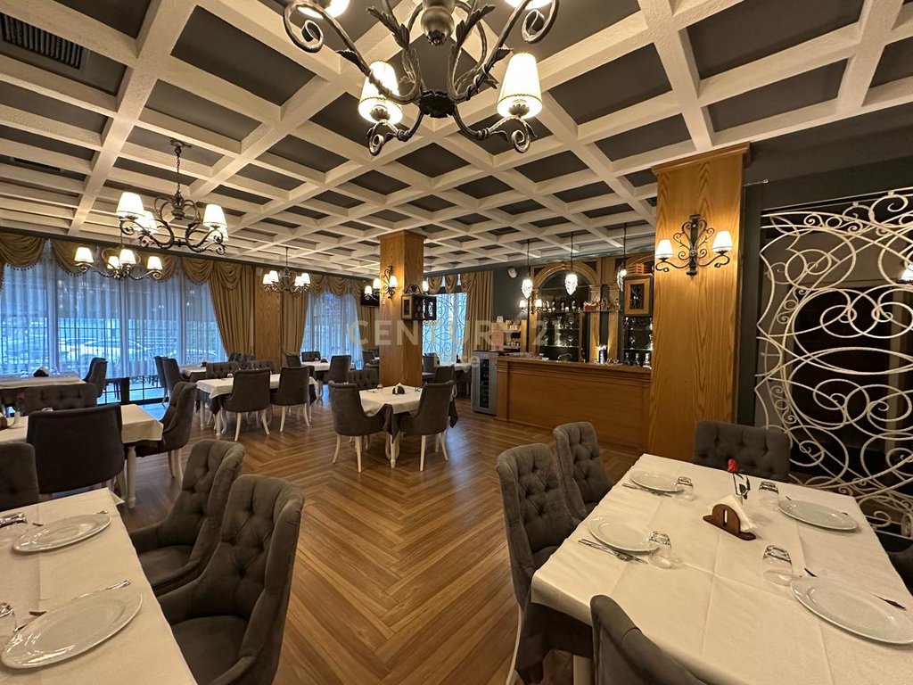 Hotel per shitje ne zonen e kombinatit