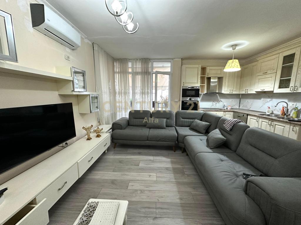 Apartament 2+1 per Shitje tek Kopshti Botanik!