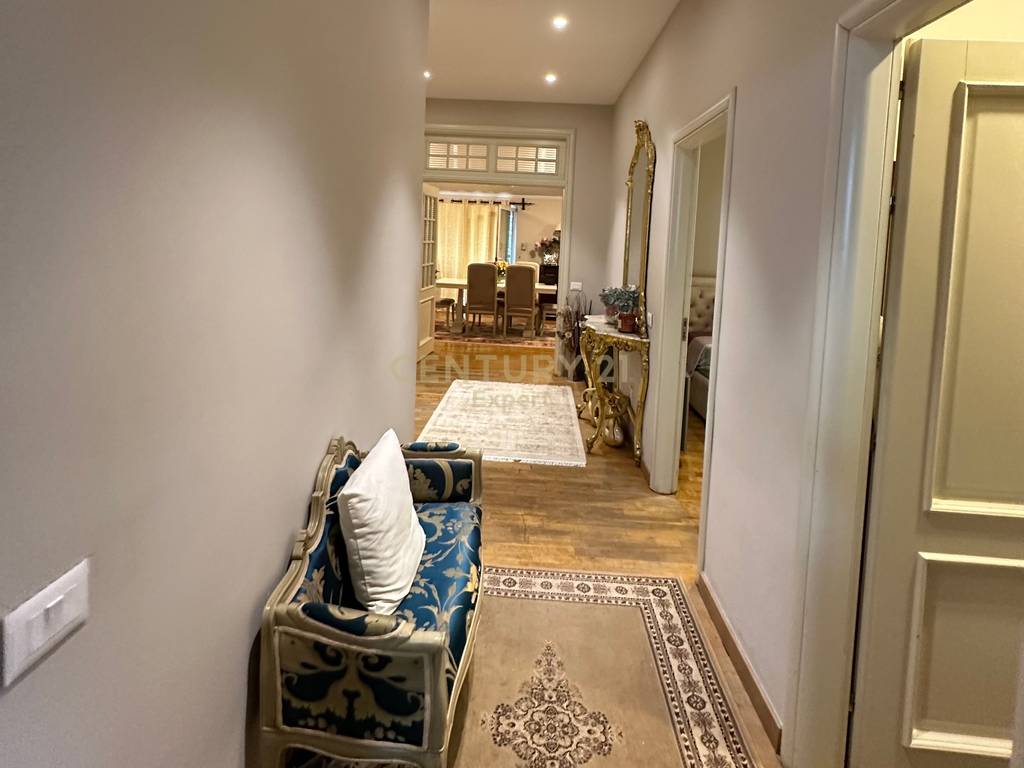 Penthouse per shitje Liqeni i Tiranes