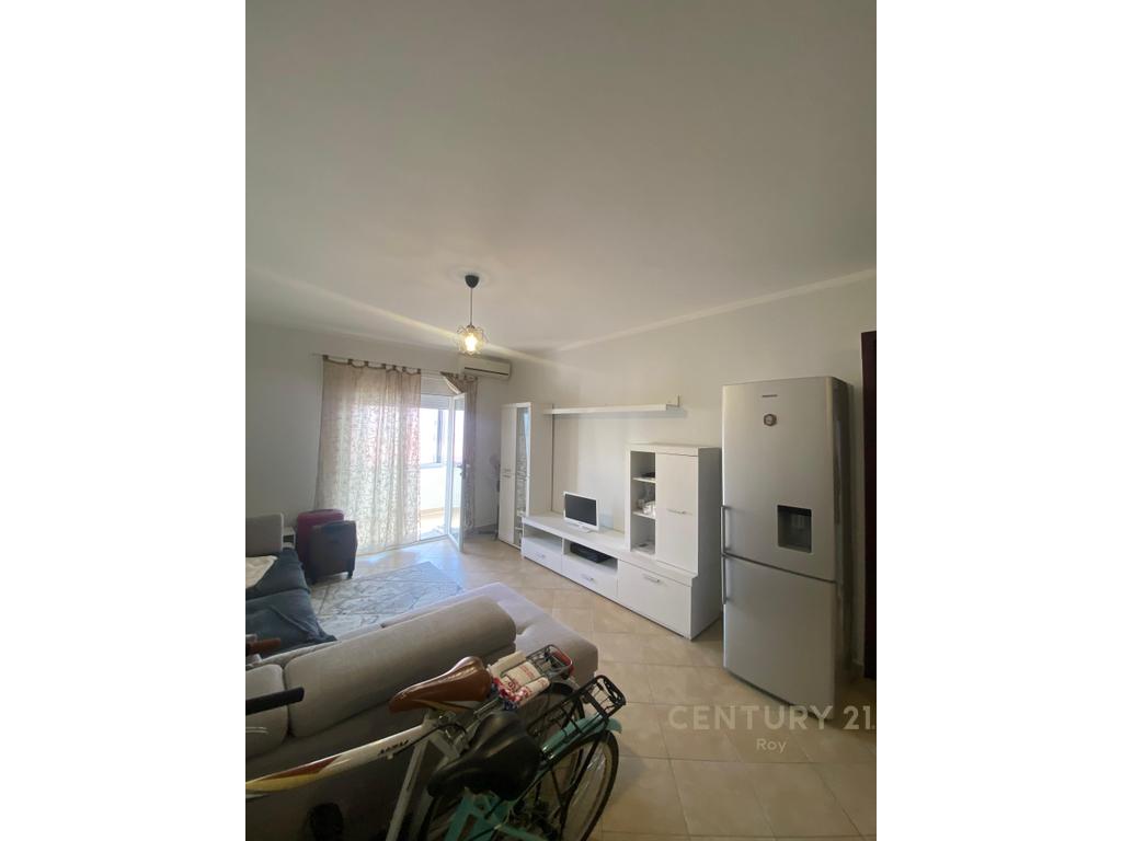SHITET APARTAMENT 1+1+DEPO PERBALL SPITALIT DURRES!!!