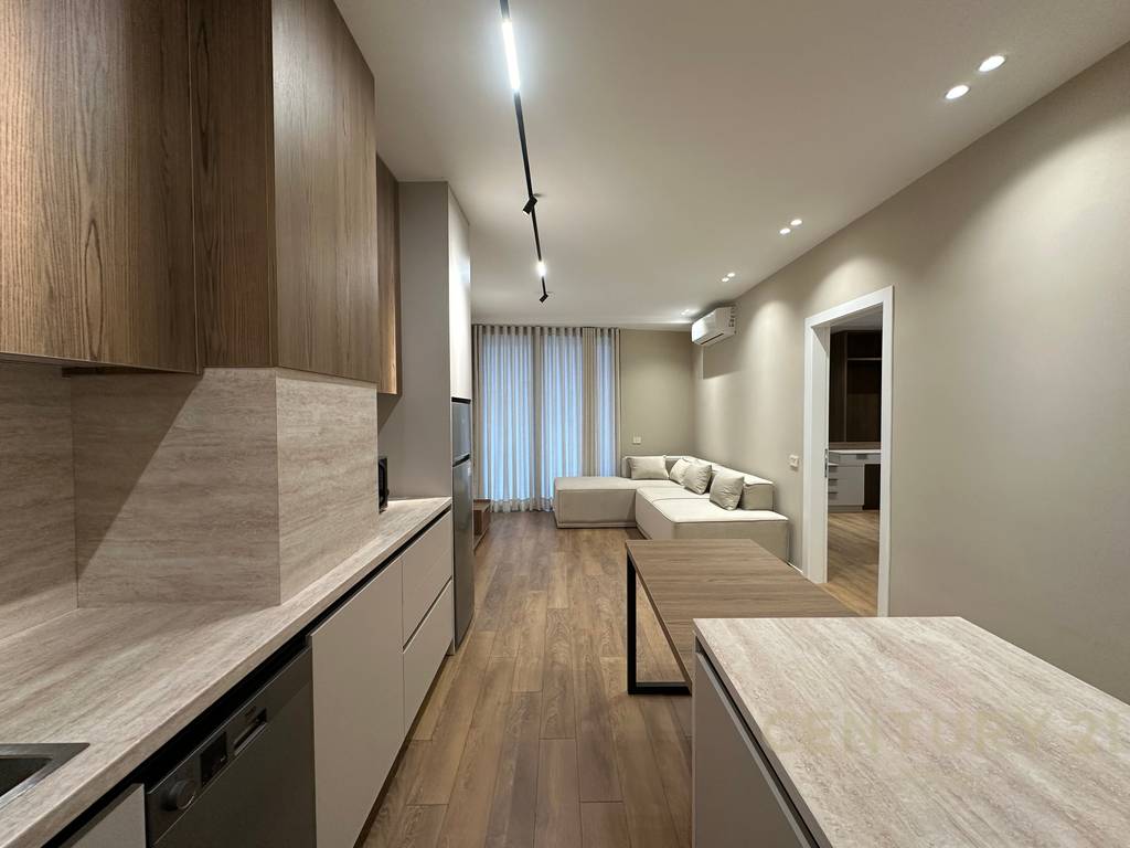 Apartament Luksoz 2+1 me
qira te "Golden Tower
Residence"