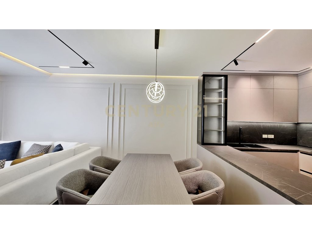 Apartament Luksoz 3+1+2 + Post Parkimi per Qira tek "Golden Residence"!