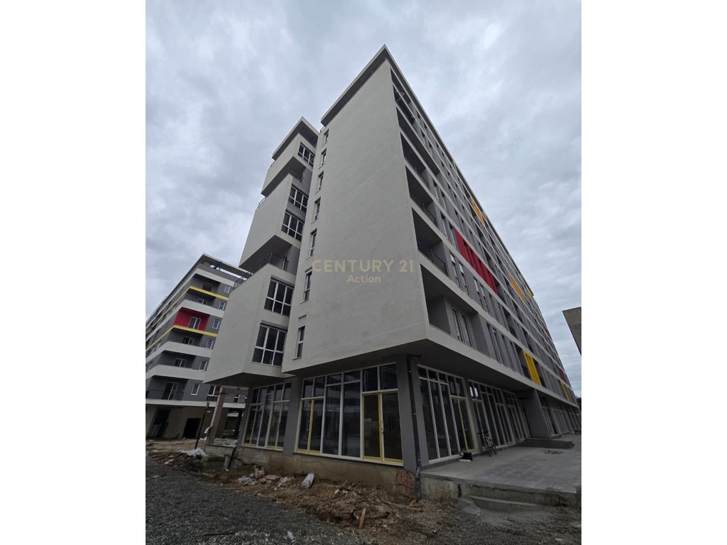 JAPIM ME QIRA NJESI SHERBIMI,UNIVERS CITY-QTU!
