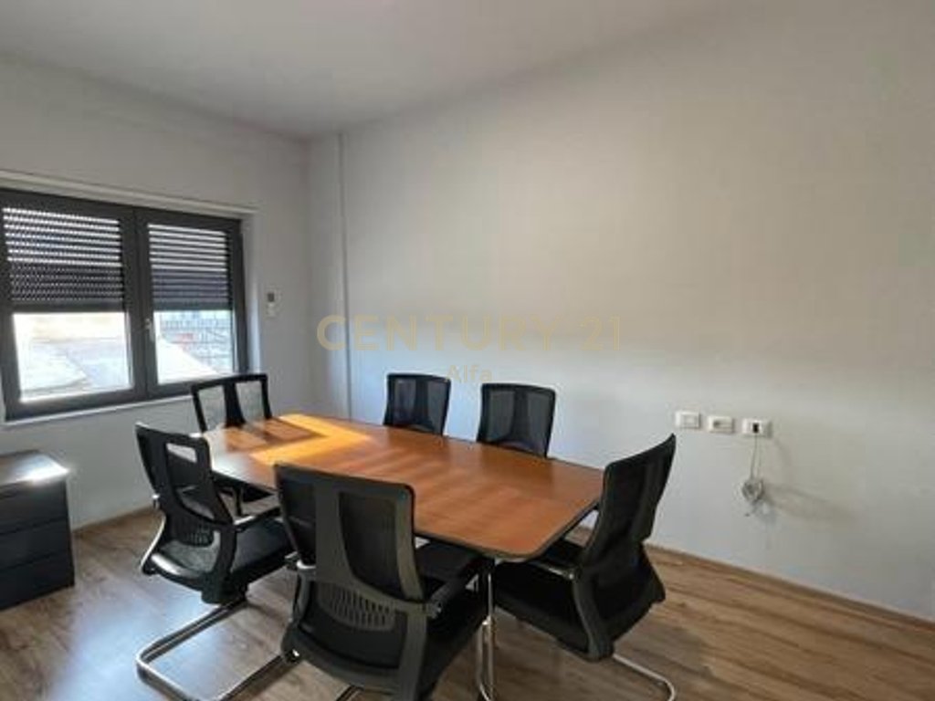 Jepet me qira ambient per zyra tek Zogu i Zi!