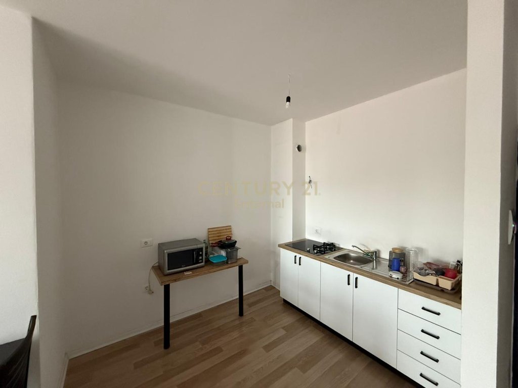 Apartament 2+1+2 per Zyra te Shkolla e Bashkuar