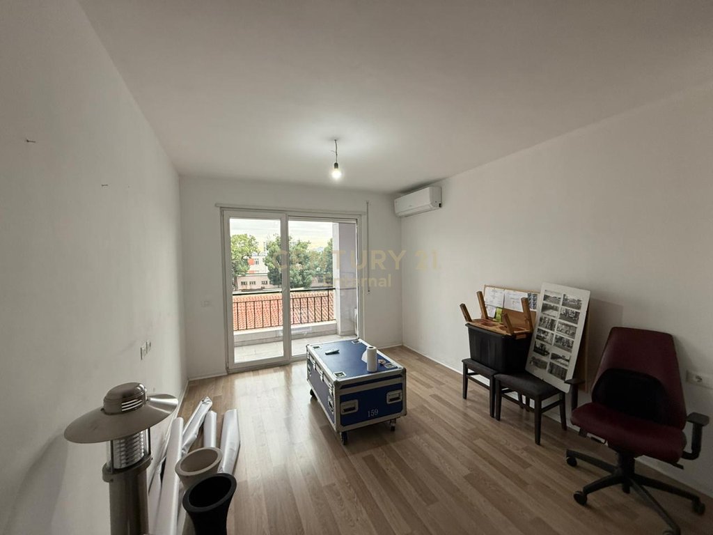 Apartament 2+1+2 per Zyra te Shkolla e Bashkuar