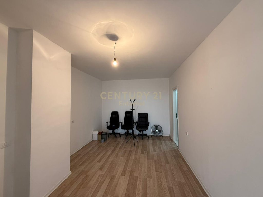 Apartament 2+1+2 per Zyra te Shkolla e Bashkuar