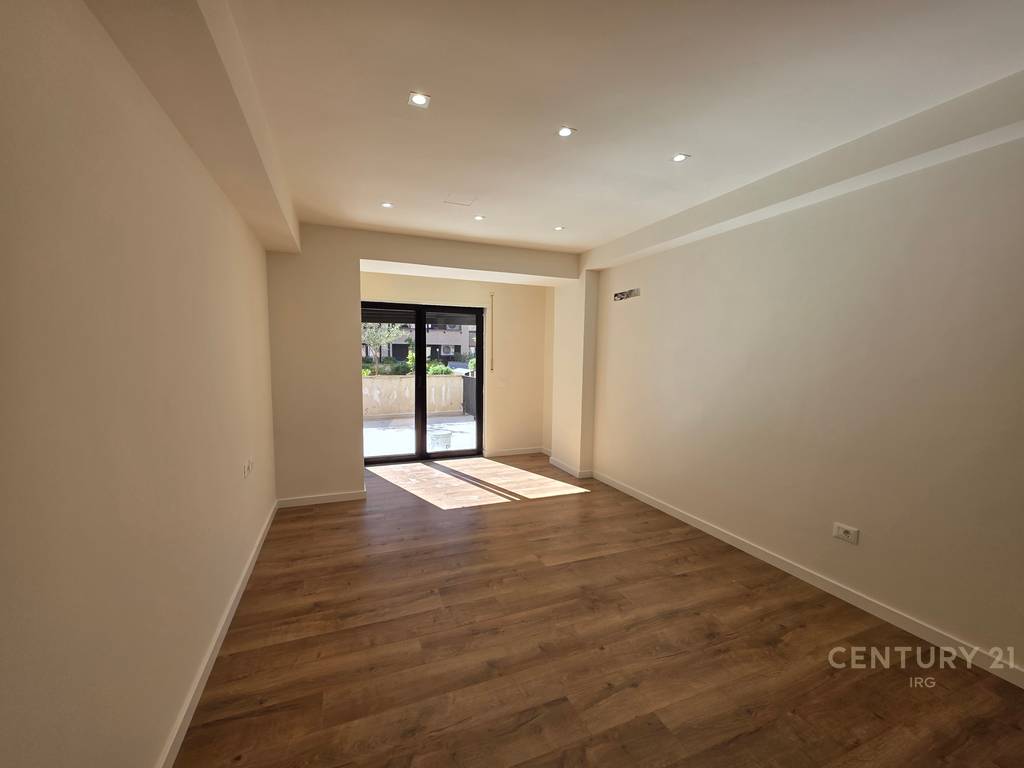 Shitet Apartament 1+1 me Verandë – Kodra e Diellit 2