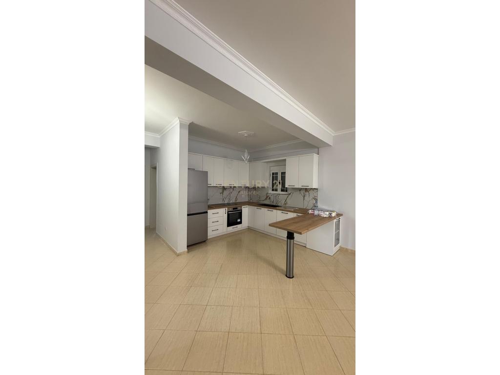 Apartament 3+1 Me Qira në Spitallë, Durrës - 400€ | 142 m²