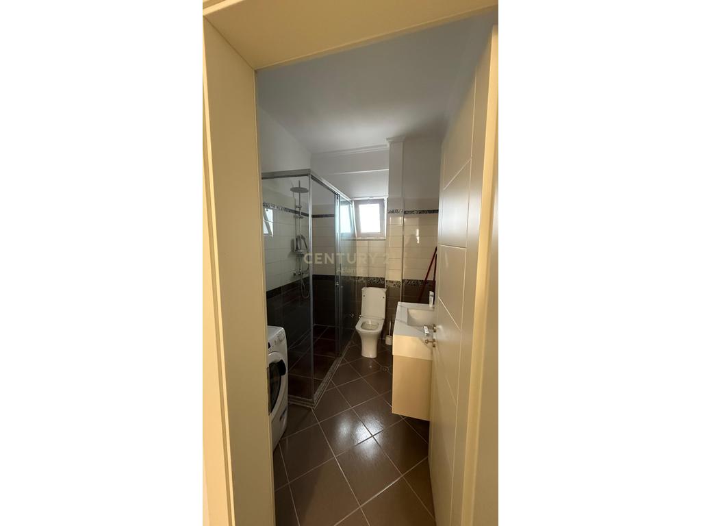 Apartament 3+1 Me Qira në Spitallë, Durrës - 400€ | 142 m²