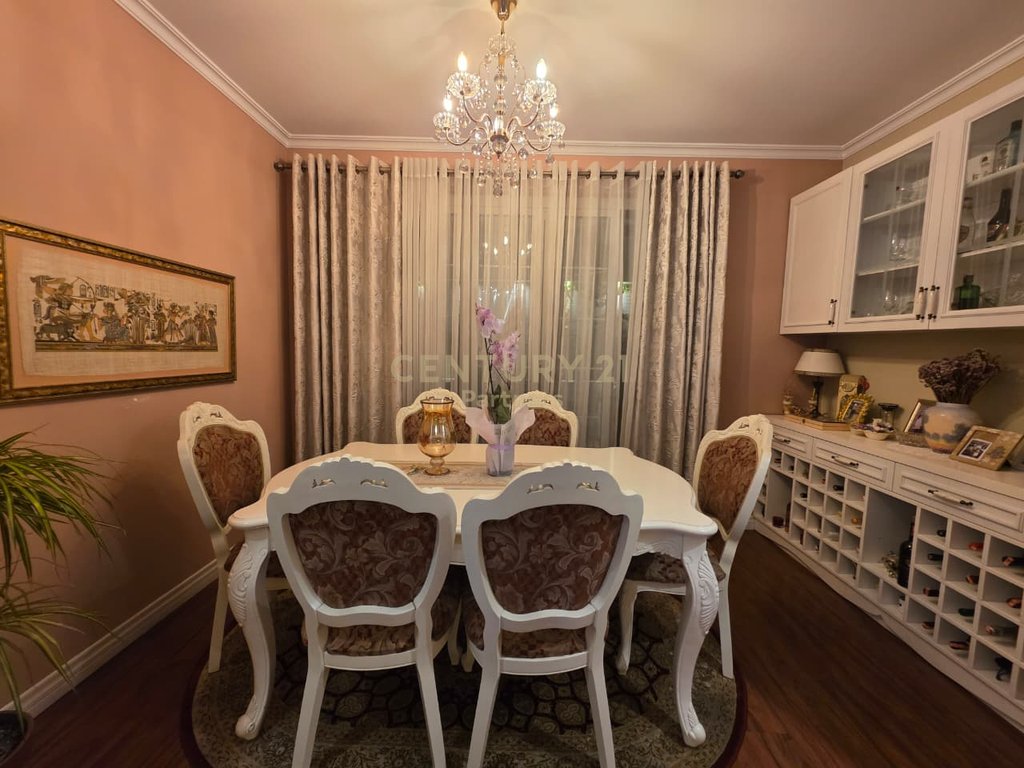 SHESIM  SUPER APARTAMENT LUKS NË ZONËN E CASA ITALIA, Tiranë
2+1+2+ LAVANDERI +VERANDE