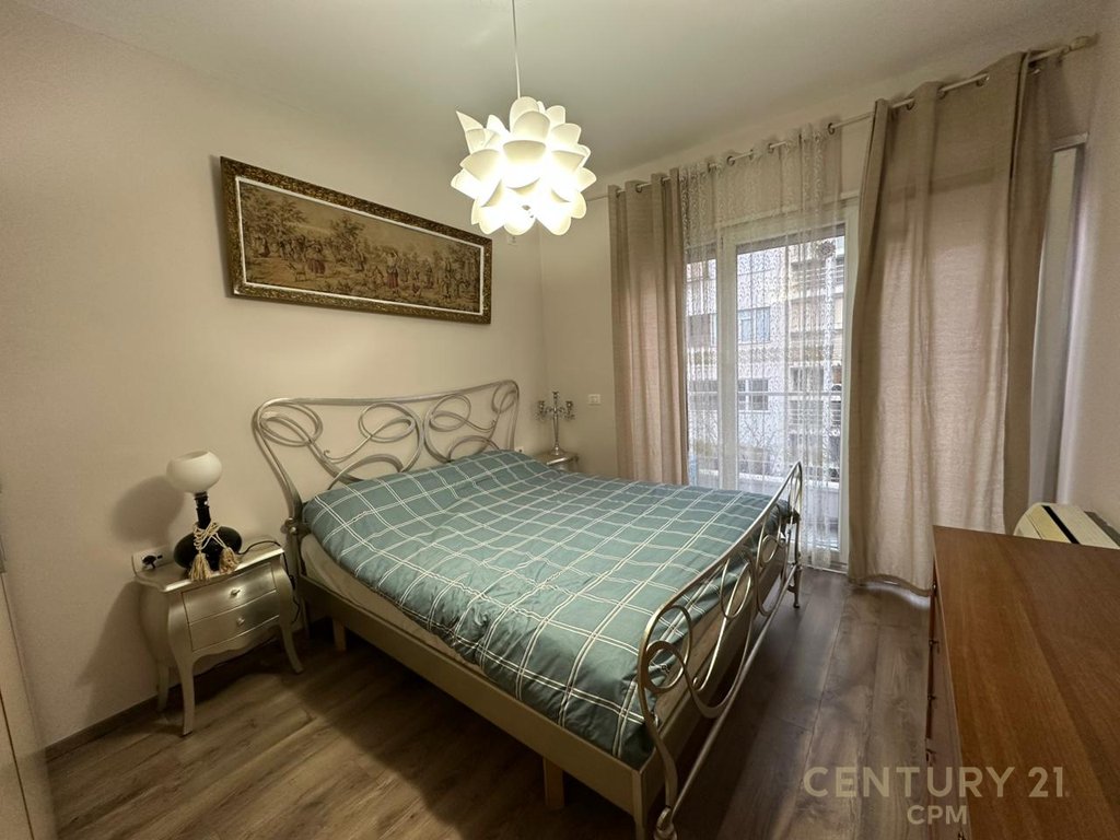 Apartament 2+1 Per Qira Prane Rruges Kosovareve!