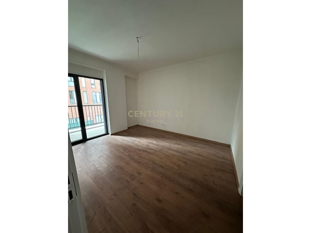 BULEVARDI I RI, APARTAMENT ME QIRA PER ZYRE