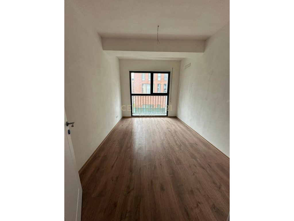 BULEVARDI I RI, APARTAMENT ME QIRA PER ZYRE