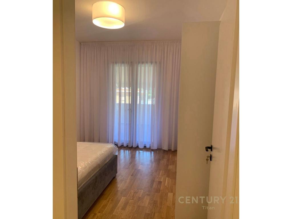 Apartament 3+1+2 me Qira tek Ish Blloku!