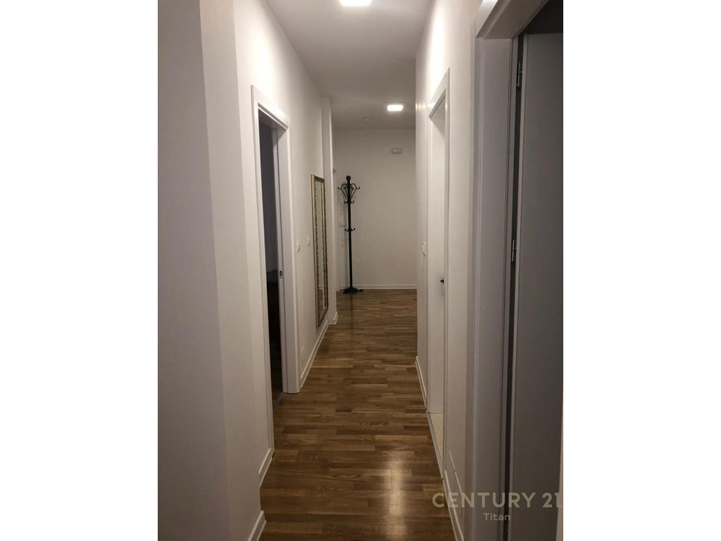 Apartament 3+1+2 me Qira tek Ish Blloku!