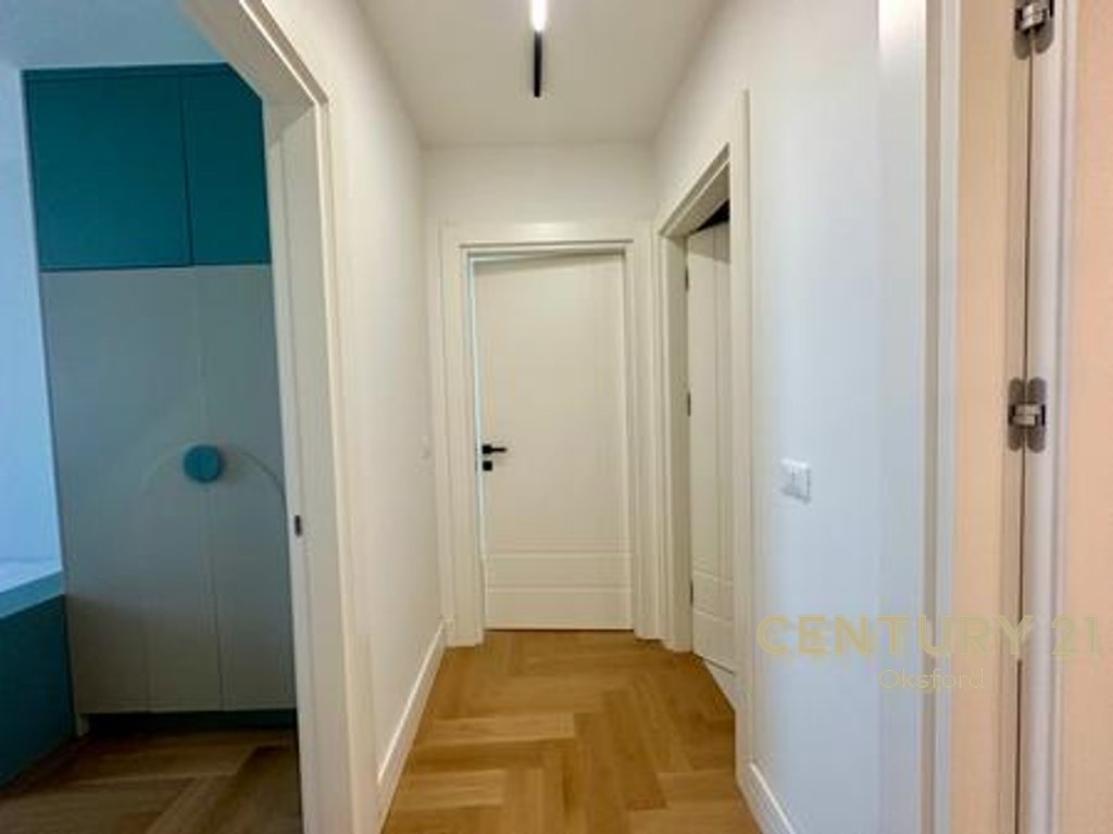 Shesim apartament modern+post parkimi tek Rezidenca Lake View!
