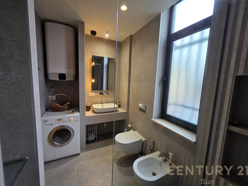 APARTAMENT 2+1 PER QIRA PRANE LIQENI ARTIFICIAL