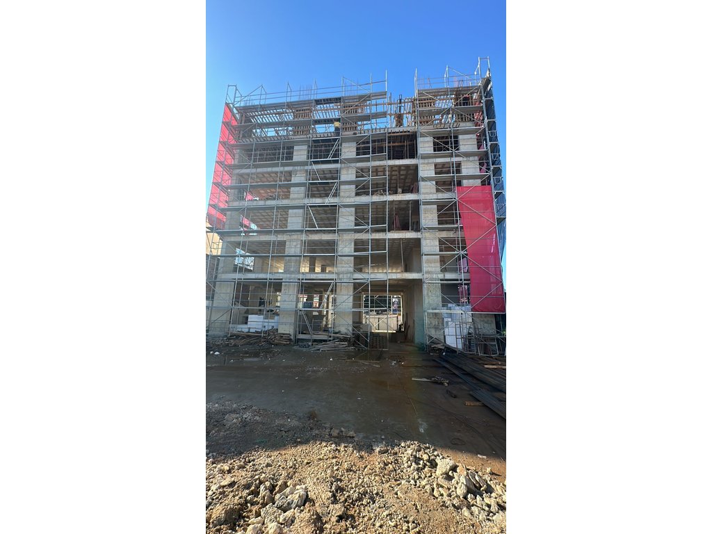 Apartament 2+1+2 për Shitje tek Riza Cerova !