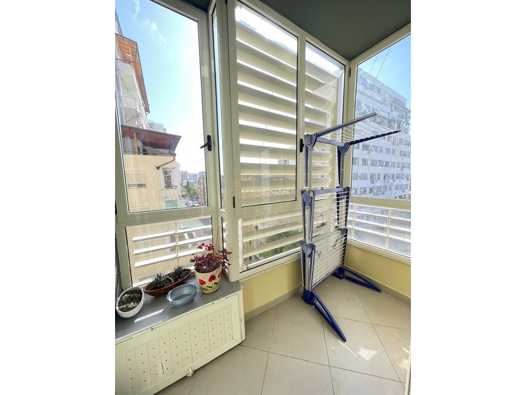 Jepet me Qira Apartament 3+1+2 te Kopeshti " Sotir Noka , "Durrës  !