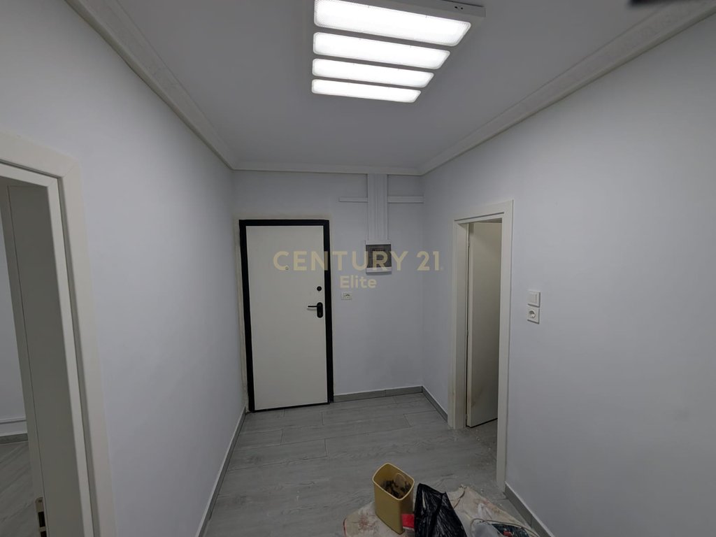 JEPET ME QIRA APARTAMENT 2+1 PËR ZYRA PRANË DIPLOMAT 2
