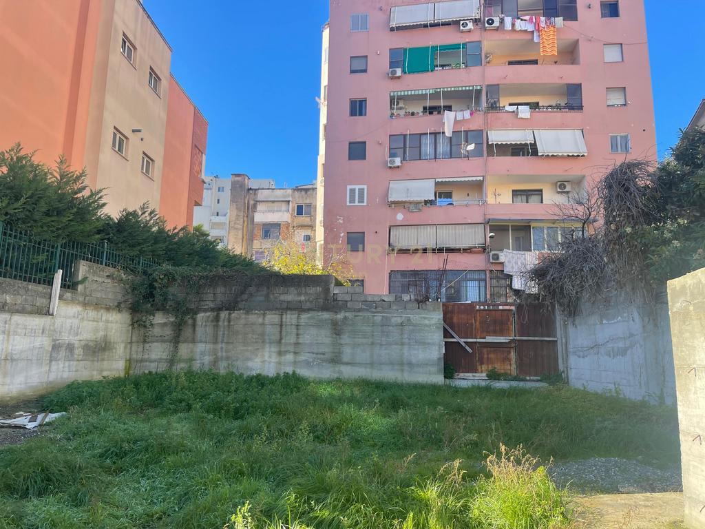 Tokë për Shitje me Leje Ndërtimi tek Rrugica e Kuminit, Durrës !