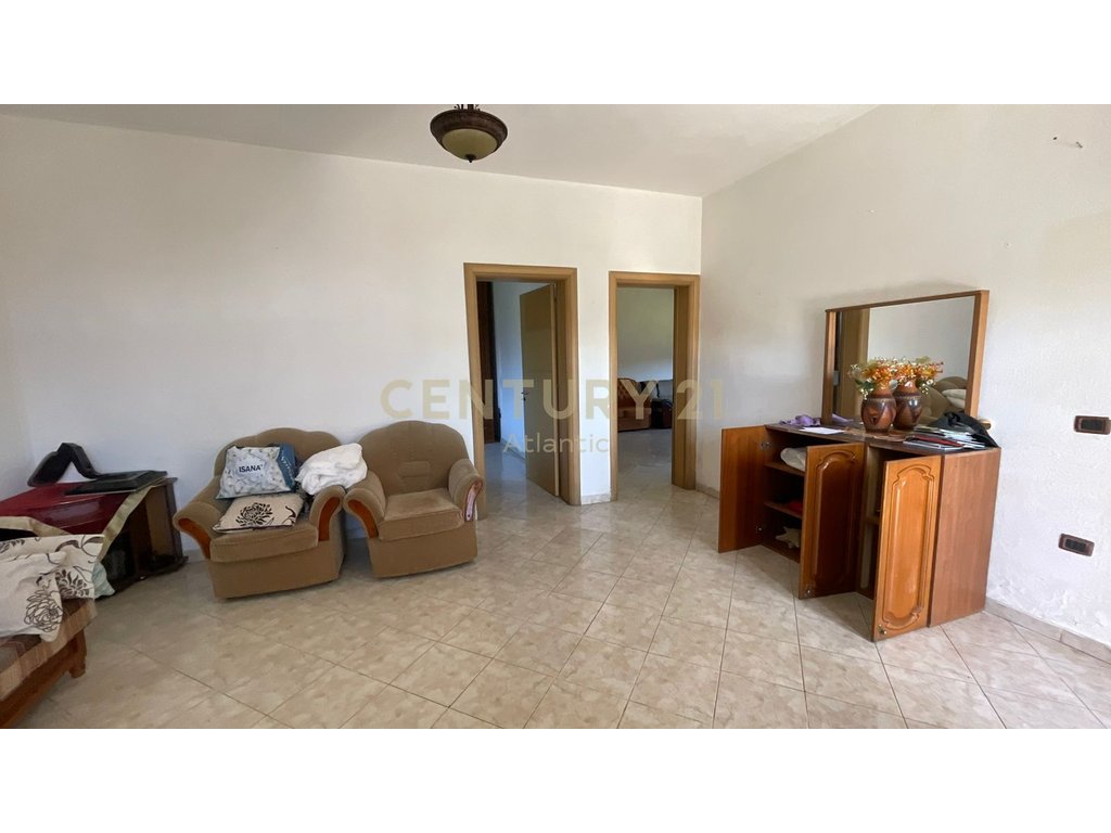 Shitet Shtëpi Private Buzë Rrugës — Shkozet–Plepa, Durrës