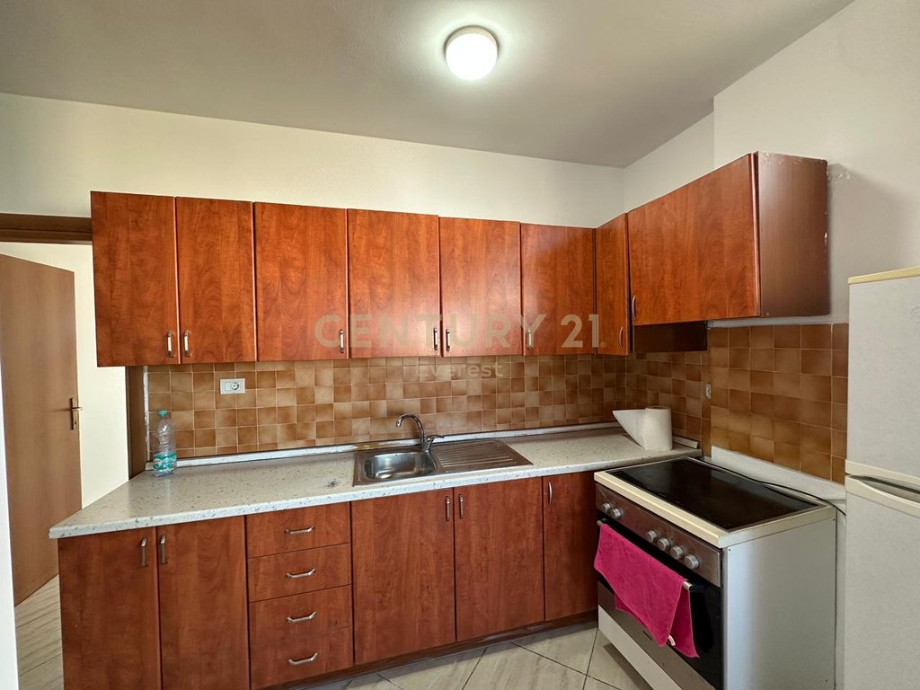 XHAMLLIKU, APARTAMENT 2+1 PER QIRA