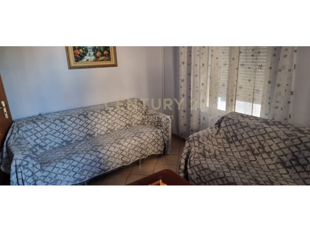 Apartament 2+1 për Qira në Kombinat!