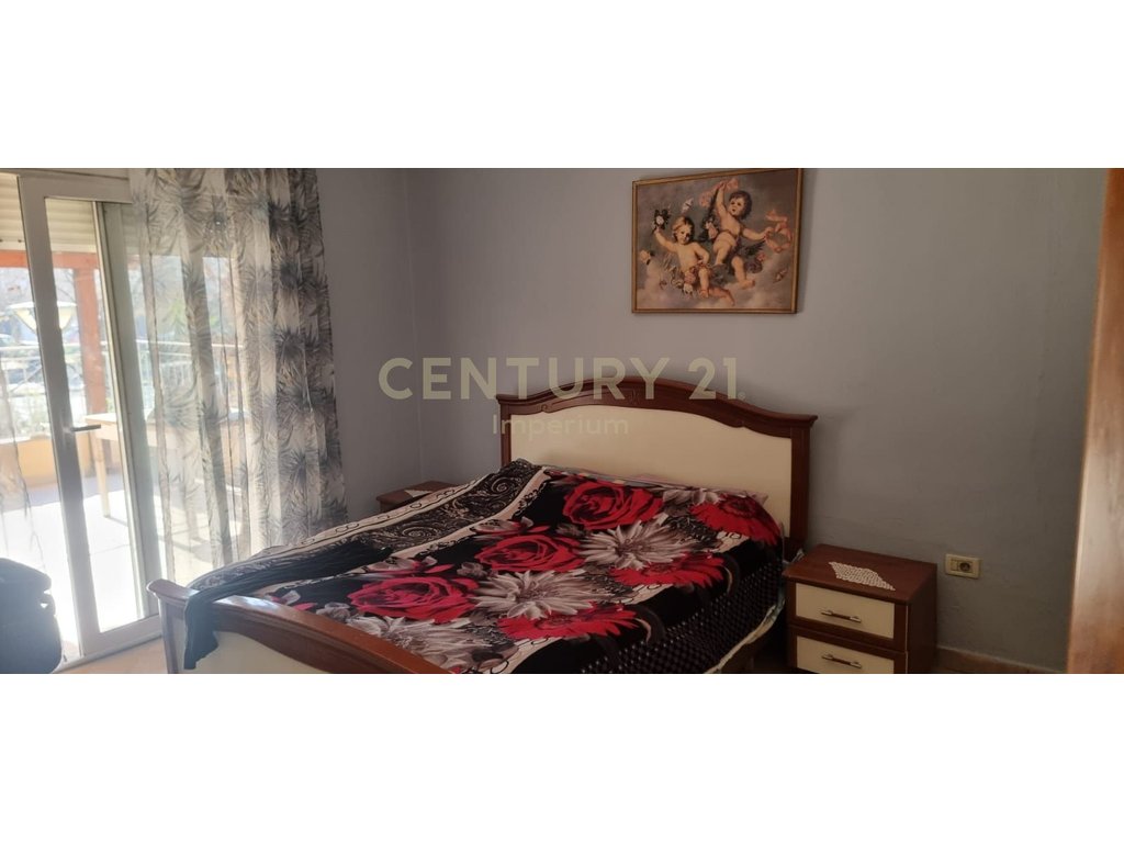 Apartament 2+1 për Qira në Kombinat!
