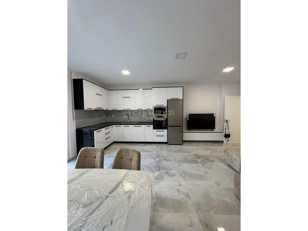 APARTAMENT 2+1 PER QIRA PRANE KOMLEKSIT MATEO!