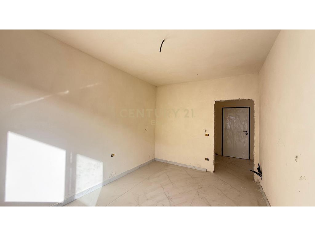 EXCLUSIVE ! Shitet apartament 1+1 + Post Parkimi te Rezidenca EON, Golem !