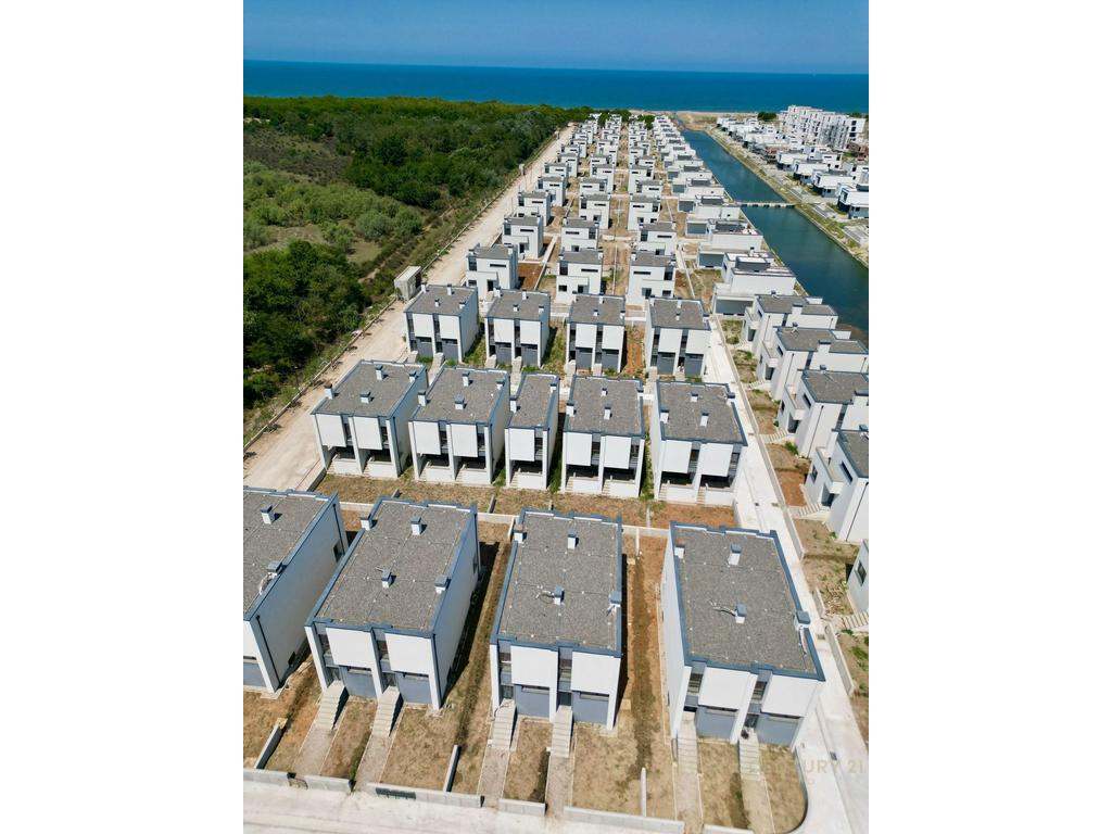 VILE PER SHITJE TEK TURQUOISE MARINA!
