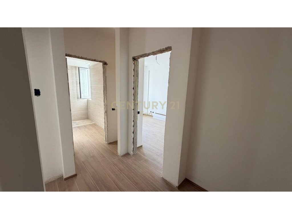 APARTAMENT 1+1 PER SHITJE NE GOLEM !