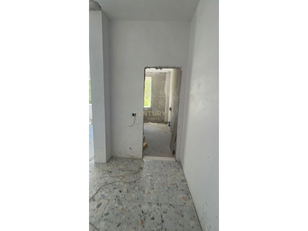 Apartament me lokacion fantastik dhe pamje deti 1+1+ballkon Për Shitje në Golem, Durrës -129,195| 78.3m²