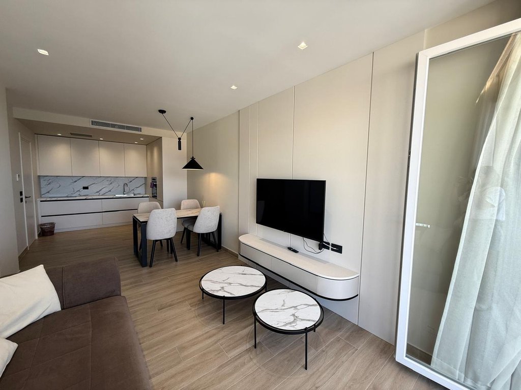 SHESIM APARTAMENT 1+1+ POST PARKIMI ME PAMJE NGA DETI.