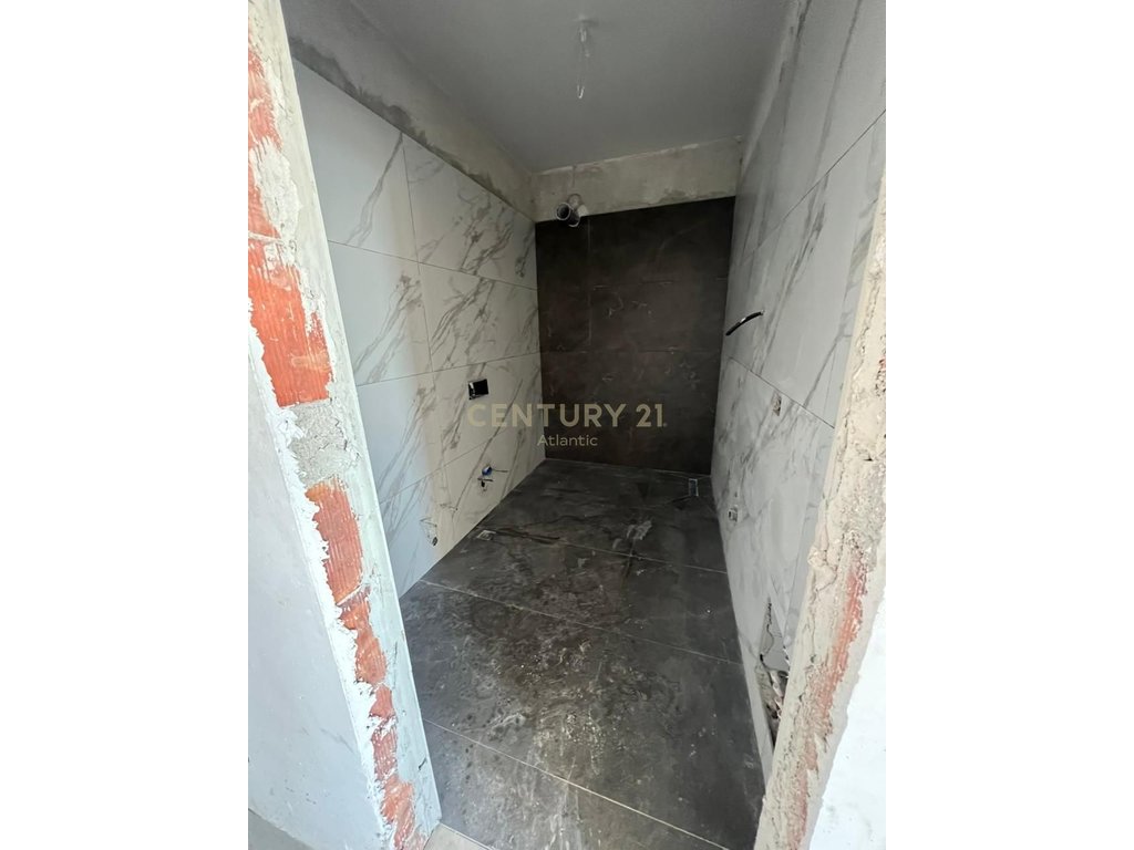 Apartament me lokacion fantastik dhe pamje deti ,  1+1 Për Shitje në Golem, Durrës - 92,990€ | 54.7 m²