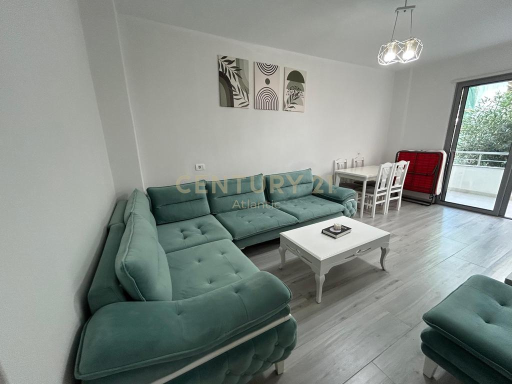 JEPET APARTAMENT ME QERA 1+1 NE GOLEM PRANE HOTEL GRINT 20 M NGA DETI !