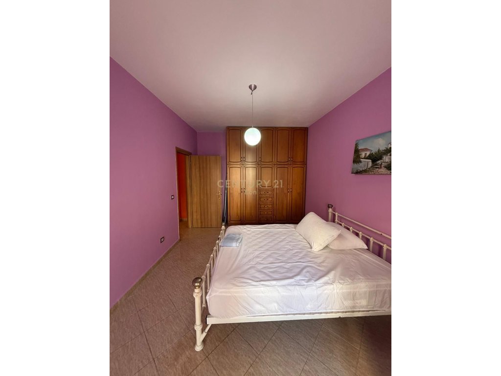 Jepet me Qera  apartament 1+1  në Plazh Iliria, Durrës