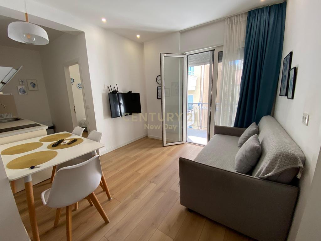 SHITET APARTAMENT 2+1 TEK SHKEMBI I KAVAJES!