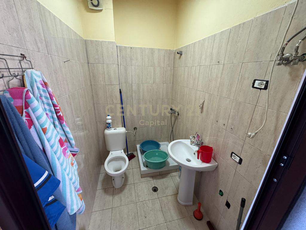 Shiten 2 garsoniere te Hotel Adriatiku Durres !