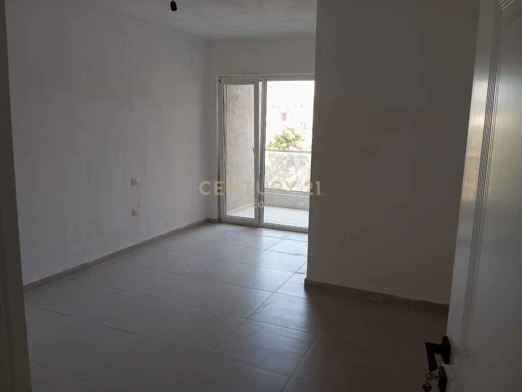SHITET APARTAMENT 2+1+ POST PARKIMI NE GOLEM, DURRES - PALLAT I 2025!
