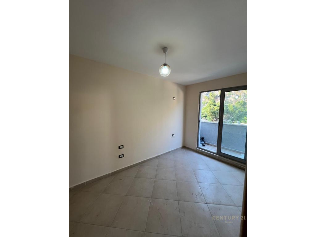 Shitet apartament 2+1, ne Shengjin !
