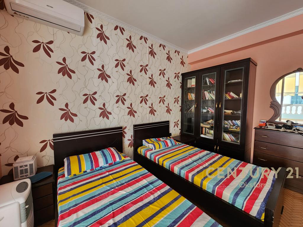 SHITET APARTAMENT NE SARANDE 3+1+2 ME GARAZHD